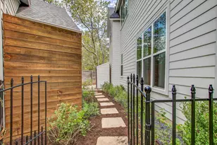902 Plateau Cir, Austin, TX 78745 - Photo 26