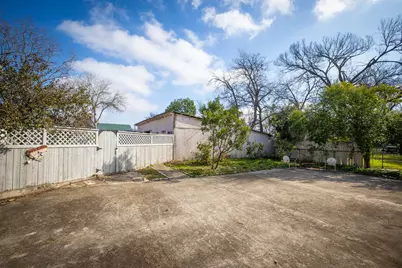 633 S Castell Avenue, New Braunfels, TX 78130 - Photo 28