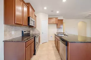 129 Plata Ln, Jarrell, TX 76537 - Photo 16