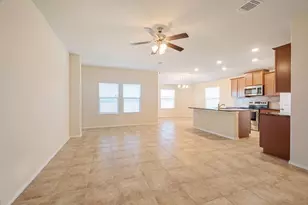 129 Plata Ln, Jarrell, TX 76537 - Photo 10