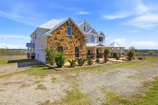 100 Mayfield Ln, Lockhart, TX 78644 - Photo 2
