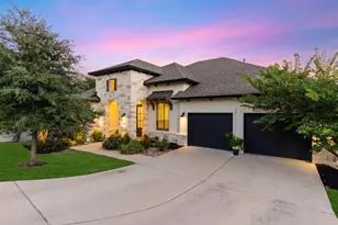 129 Hollytree Ct, Georgetown, TX 78628 - Photo 2