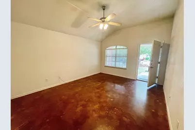 5018 205 Loop #B, Temple, TX 76502 - Photo 4