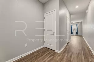 518 Woodpecker Run, Jarrell, TX 76537 - Photo 4