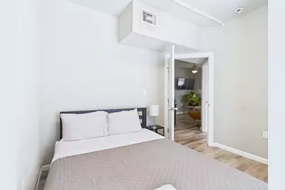 911 W 22nd Street #402, Austin, TX 78705 - Photo 12