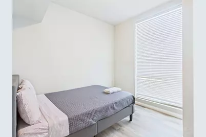 911 W 22nd Street #402, Austin, TX 78705 - Photo 8