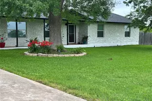 130 Hy Rd, Buda, TX 78610 - Photo 2