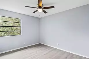 302 Hedgewood Dr, Georgetown, TX 78628 - Photo 10