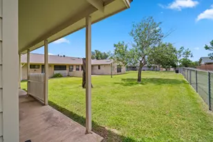 487 Edgewood Ave, Giddings, TX 78942 - Photo 22
