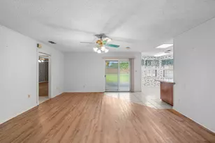 487 Edgewood Ave, Giddings, TX 78942 - Photo 6