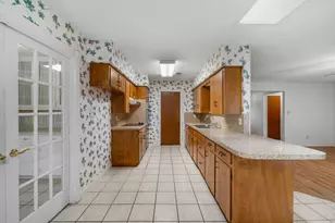 487 Edgewood Ave, Giddings, TX 78942 - Photo 10