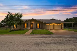 487 Edgewood Ave, Giddings, TX 78942 - Photo 28