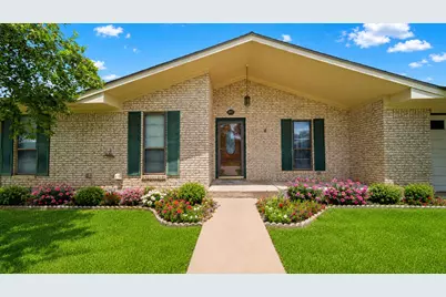487 Edgewood Avenue, Giddings, TX 78942 - Photo 1