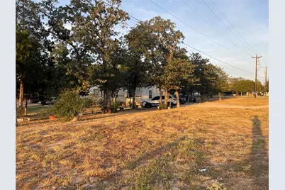 103 Azalea Avenue, Elgin, TX 78621 - Photo 18