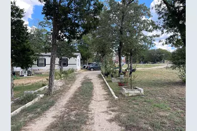 103 Azalea Avenue, Elgin, TX 78621 - Photo 24