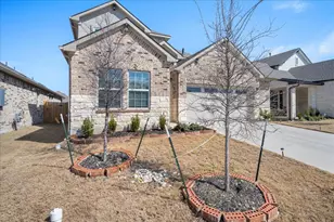 420 Deerpath St, Leander, TX 78641 - Photo 2