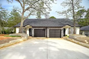 121 S Kanaio Dr, Bastrop, TX 78602 - Photo 1