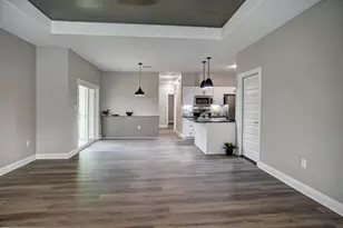 121 S Kanaio Dr, Bastrop, TX 78602 - Photo 4