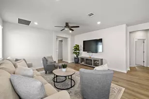 105 Hackberry Branch Dr, Hutto, TX 78634 - Photo 6