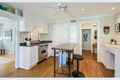 204 W 32nd Street, Austin, TX 78705 - Photo 10
