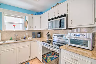 129 E Saturn Lane, South Padre Island, TX 78597 - Photo 8