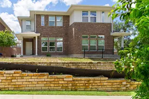 605 W South St, Leander, TX 78641 - Photo 2