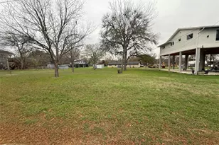 112 Lake Forrest Dr, Seguin, TX 78155 - Photo 1