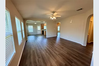 516 W South Street, Leander, TX 78641 - Photo 2