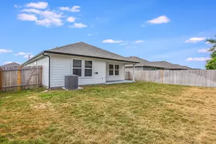 1305 Camden Ln, Lockhart, TX 78644 - Photo 28
