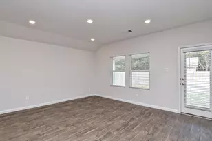 1305 Camden Ln, Lockhart, TX 78644 - Photo 6