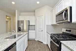 1305 Camden Ln, Lockhart, TX 78644 - Photo 10