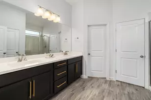 8206 Greyhawk Cv, Austin, TX 78744 - Photo 16