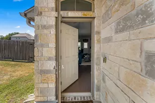 1924 Goldilocks Ln, Austin, TX 78652 - Photo 6