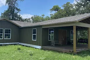 2238 Flash Cir, Luling, TX 78648 - Photo 2