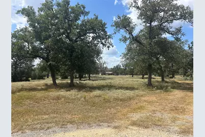 2238 Flash Circle, Luling, TX 78648 - Photo 1