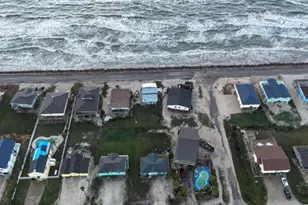 415 Seashell Dr, Surfside Beach, TX 77541 - Photo 4