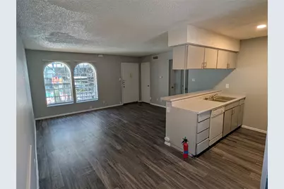 101 E 33rd Street #102, Austin, TX 78705 - Photo 2