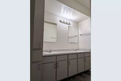 101 E 33rd Street #102, Austin, TX 78705 - Photo 6