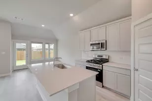 114 Malibu, Hutto, TX 78634 - Photo 10