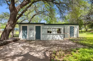 208 Ave G, Johnson City, TX 78636 - Photo 32