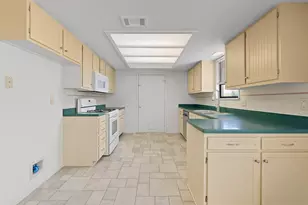 3904 Burr Oak Ln, Austin, TX 78727 - Photo 10