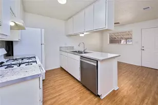 120 Coers Cir, San Marcos, TX 78666 - Photo 4