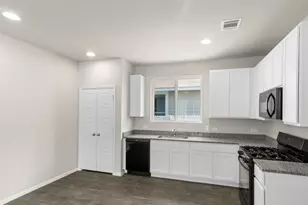 3035 Winding Creek Dr, Kyle, TX 78640 - Photo 2