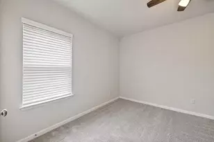 301 Banyon Dr, Liberty Hill, TX 78642 - Photo 6