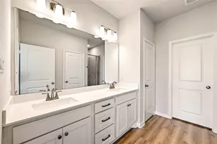 301 Banyon Dr, Liberty Hill, TX 78642 - Photo 4