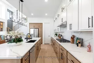 1610 Crimson Sunset Dr, Georgetown, TX 78628 - Photo 4