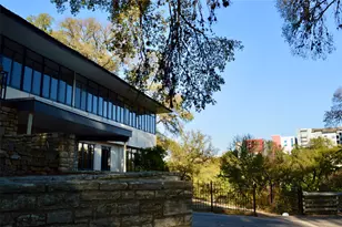 2410 Pemberton Pkwy, Austin, TX 78703 - Photo 20