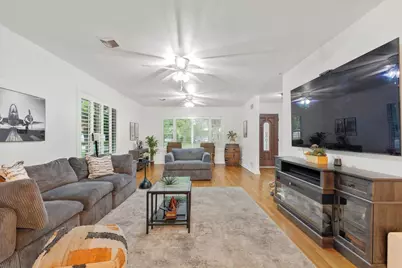 607 Short Street, Smithville, TX 78957 - Photo 4