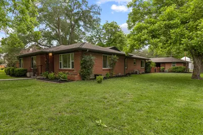 607 Short Street, Smithville, TX 78957 - Photo 2