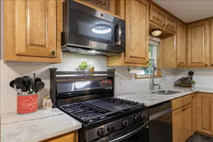 607 Short St, Smithville, TX 78957 - Photo 8